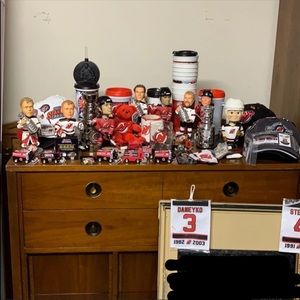 ***SOLD!!*** NHL NEW JERSEY DEVILS LOT